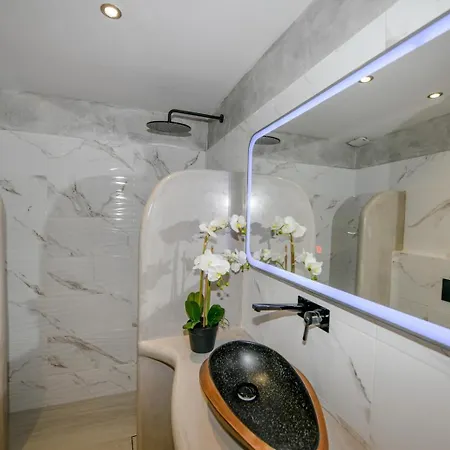 Aegean View Aparthotel Kamari (Santorini)